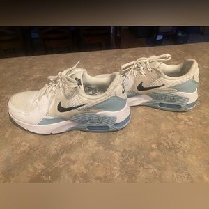 Women’s Nike Airmax Excee
